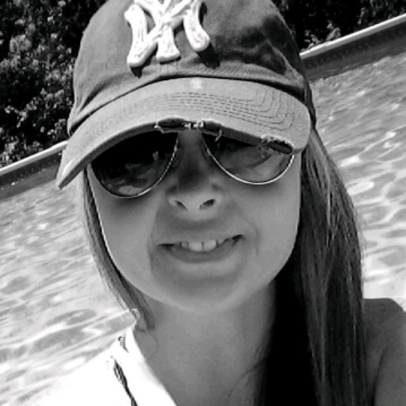 Meet your Posher, Gretchan - Picture 1 of 1